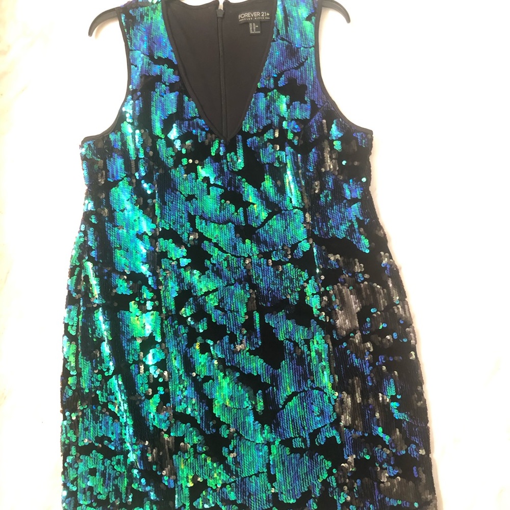 XL V neck Forever 21 midi Sequined dress